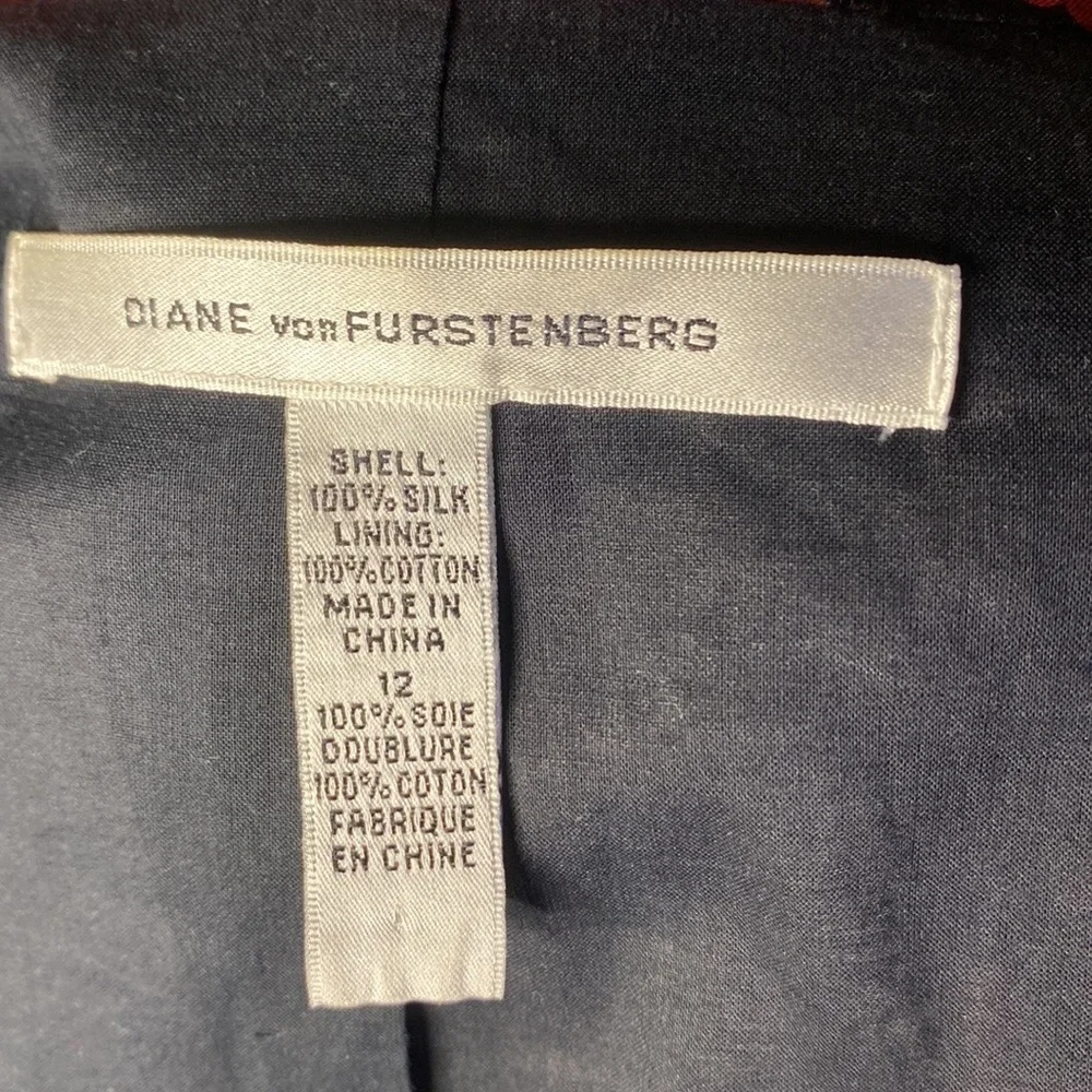 DIANE VON FURSTENBERG
Silk Floral Print Blazer Size 12 - Picture 11 of 11